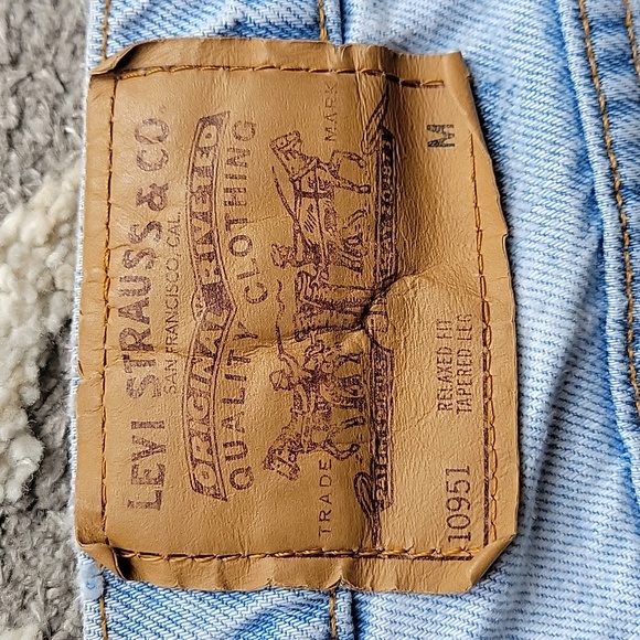 Vintage 90s Levis 951 High Waisted Light Wash Mom Jeans 32 - Picture 9 of 12